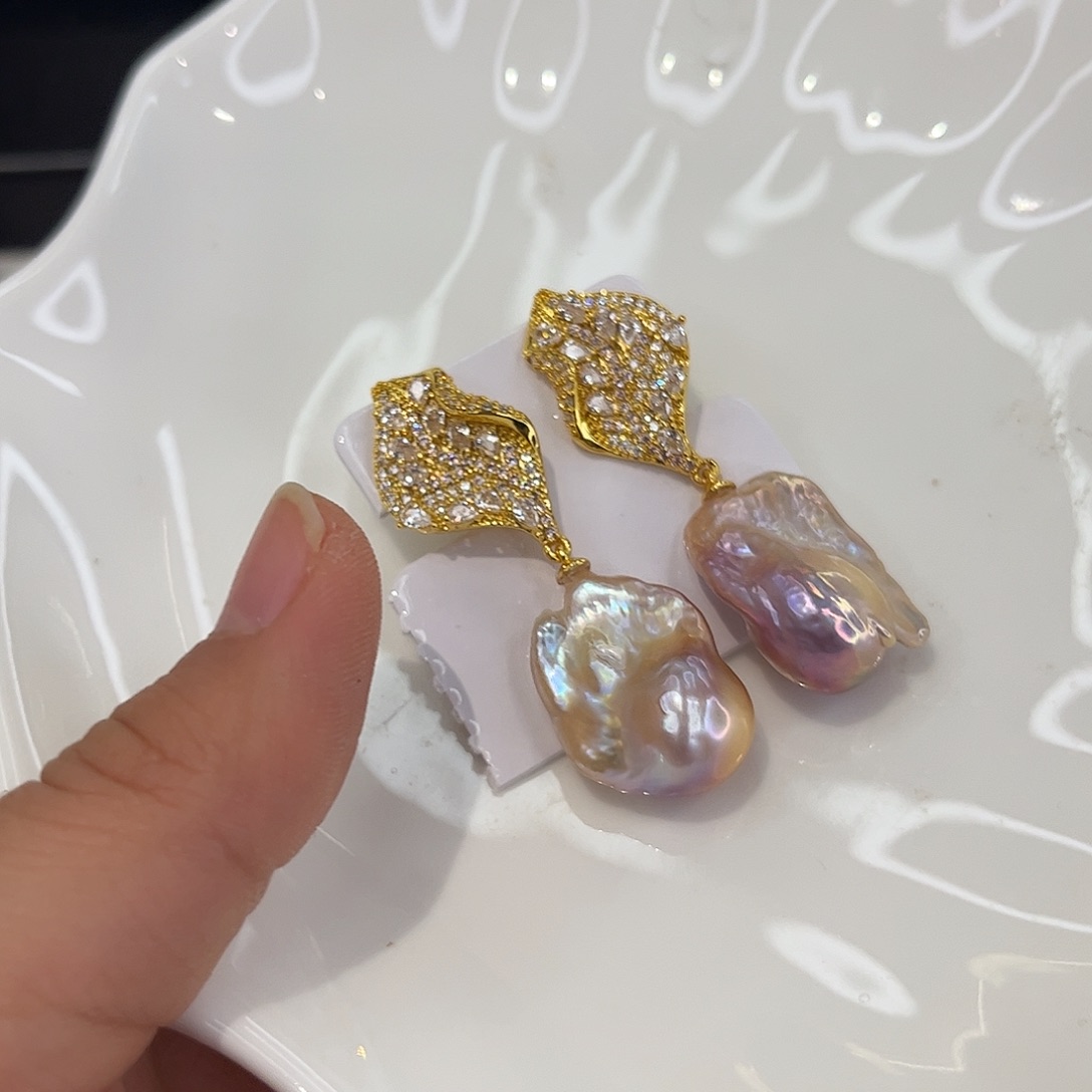 淡水珍珠合金耳饰
