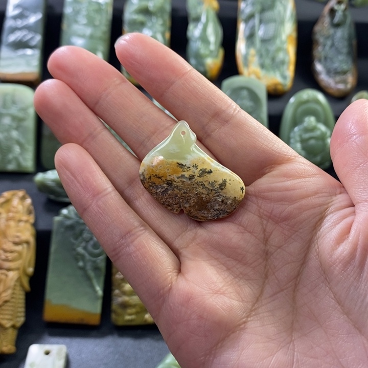 岫岩河磨玉（透闪石质玉）挂件未镶嵌