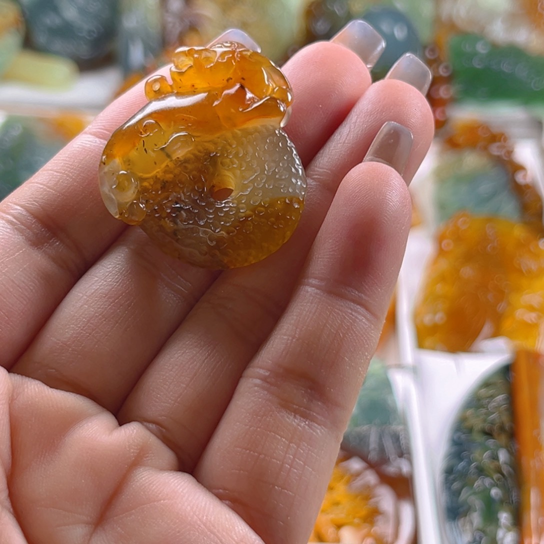 未镶嵌蛇纹石玉颈饰