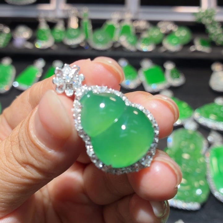 翡翠18K金镶嵌吊坠(不含链)翡翠