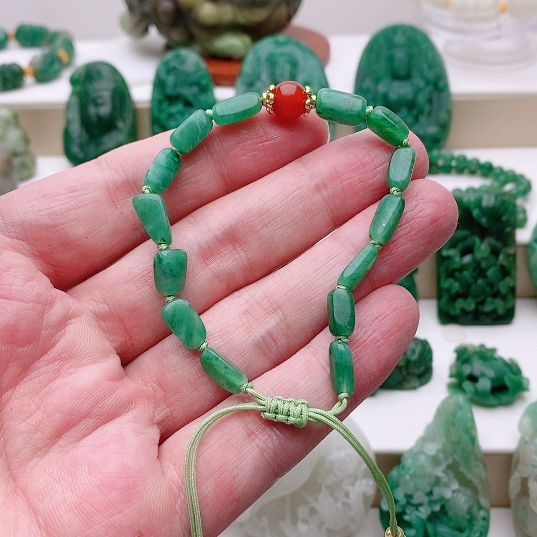 独山玉未镶嵌手串