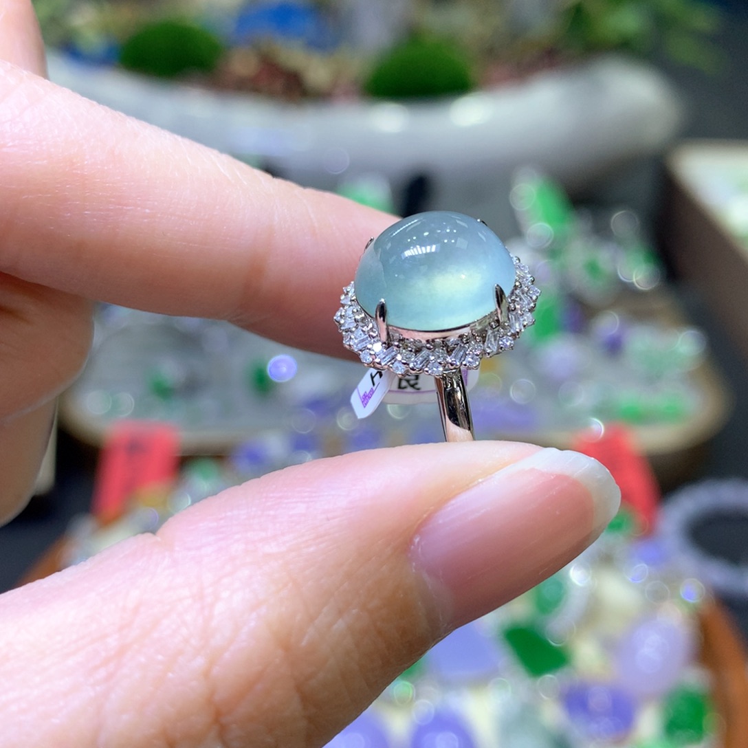 【闪购商品】翡翠颈饰18K金镶嵌翡翠吊坠项链