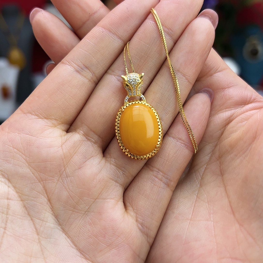 琥珀手镯未镶嵌吊坠