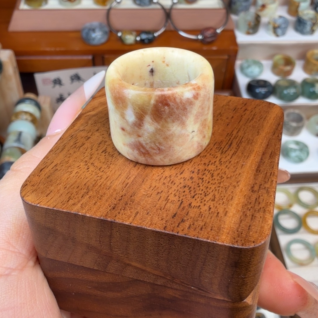 蛇纹石玉未镶嵌戒指粉17