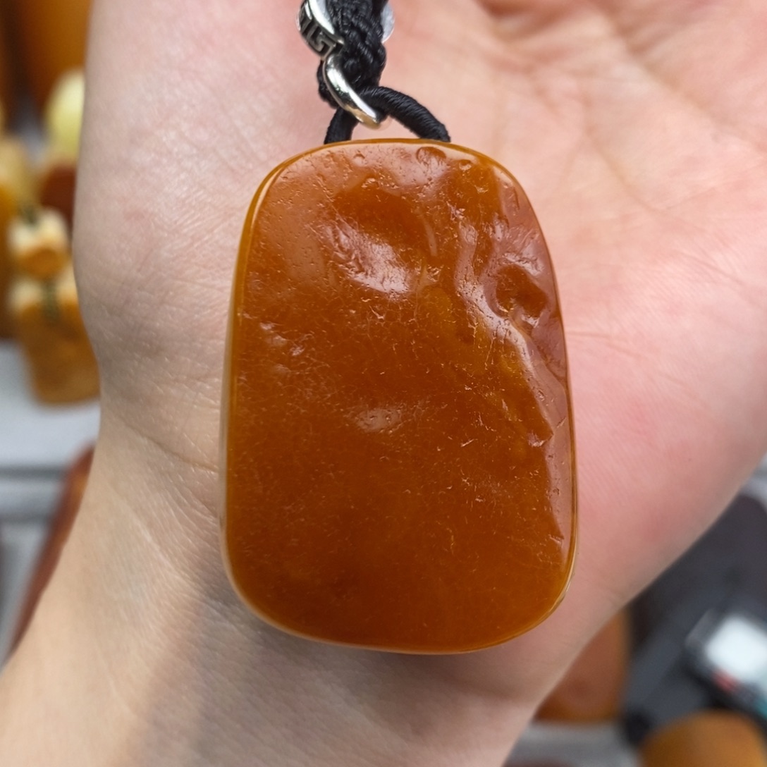琥珀吊坠(赠链)未镶嵌