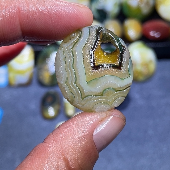 娜***斯玛瑙/玉髓未镶嵌珠宝奇石