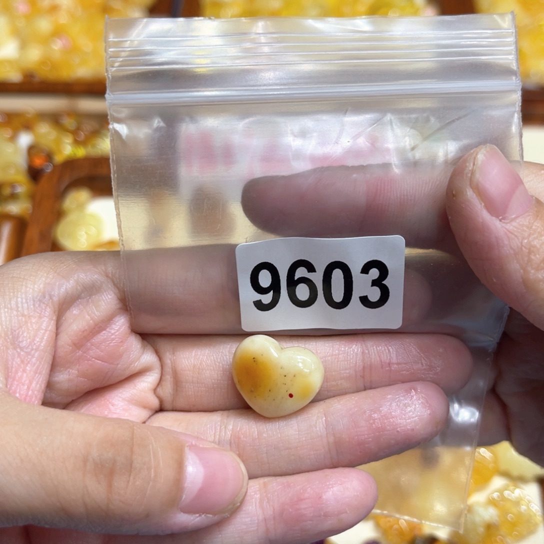 琥珀颈饰未镶嵌蜜蜡