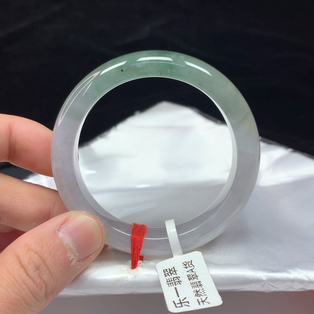 翡翠手镯（圆镯）未镶嵌50.9