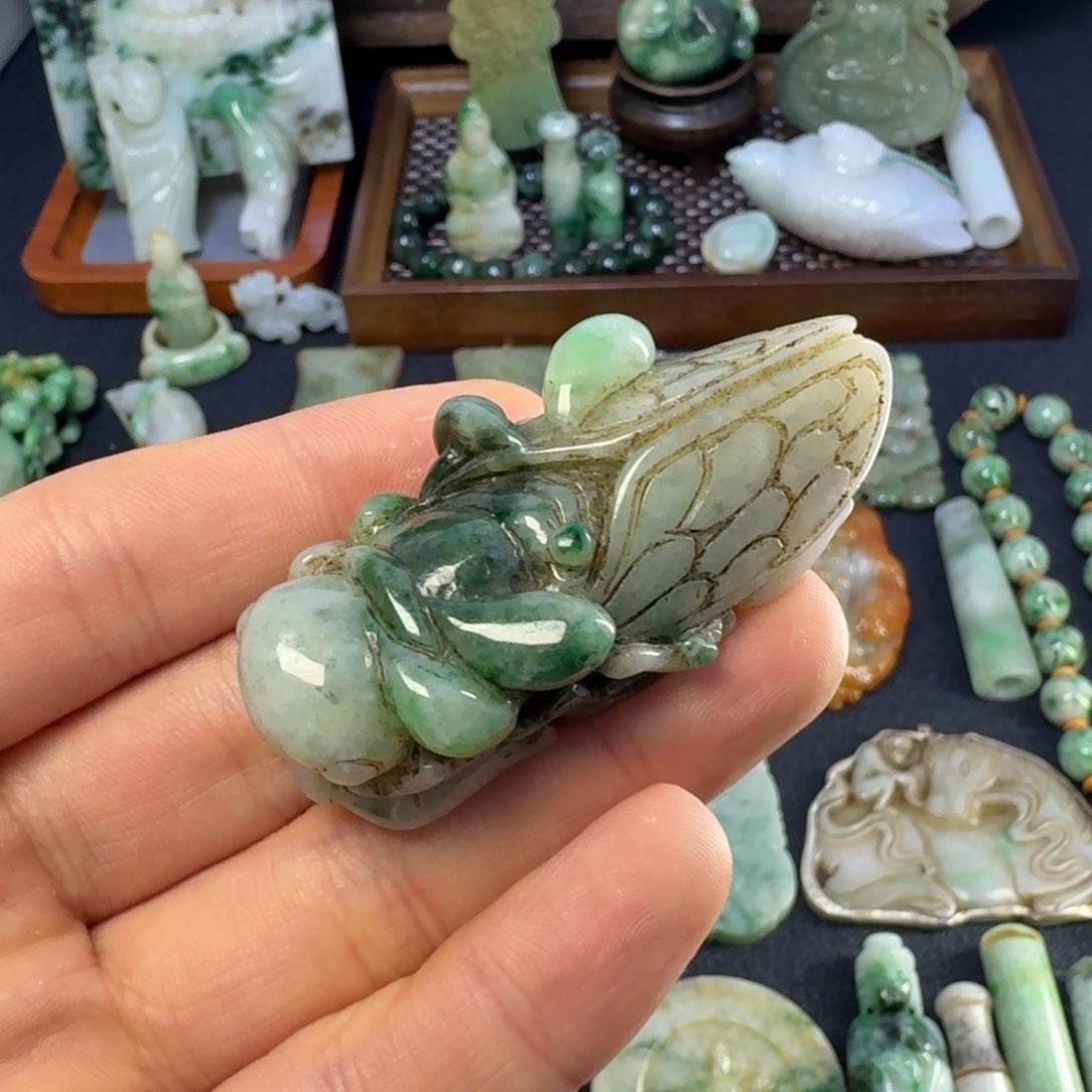 翡翠颈饰未镶嵌翡翠颈饰未镶嵌..