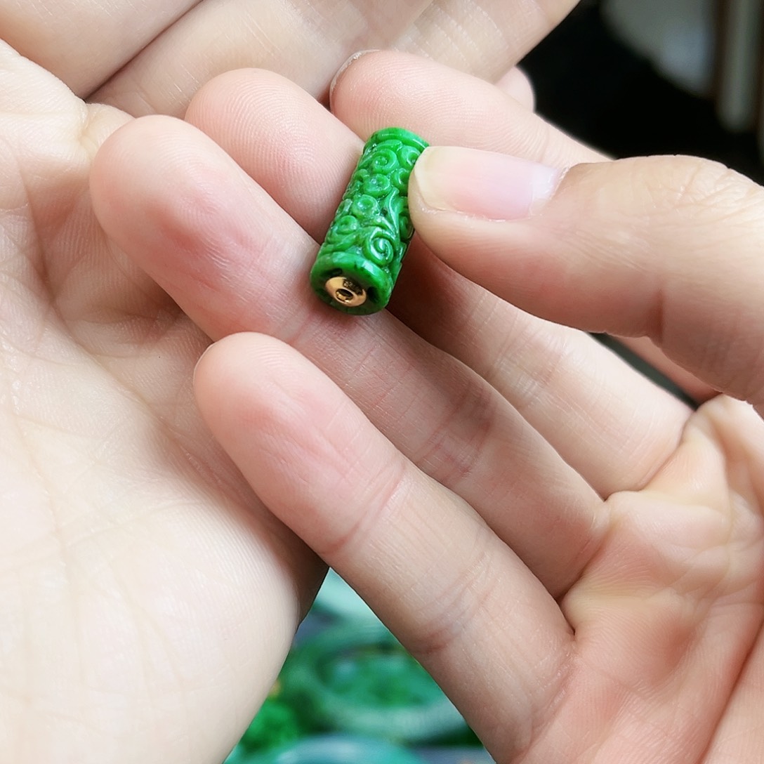 翡翠颈饰18K金镶嵌吊坠