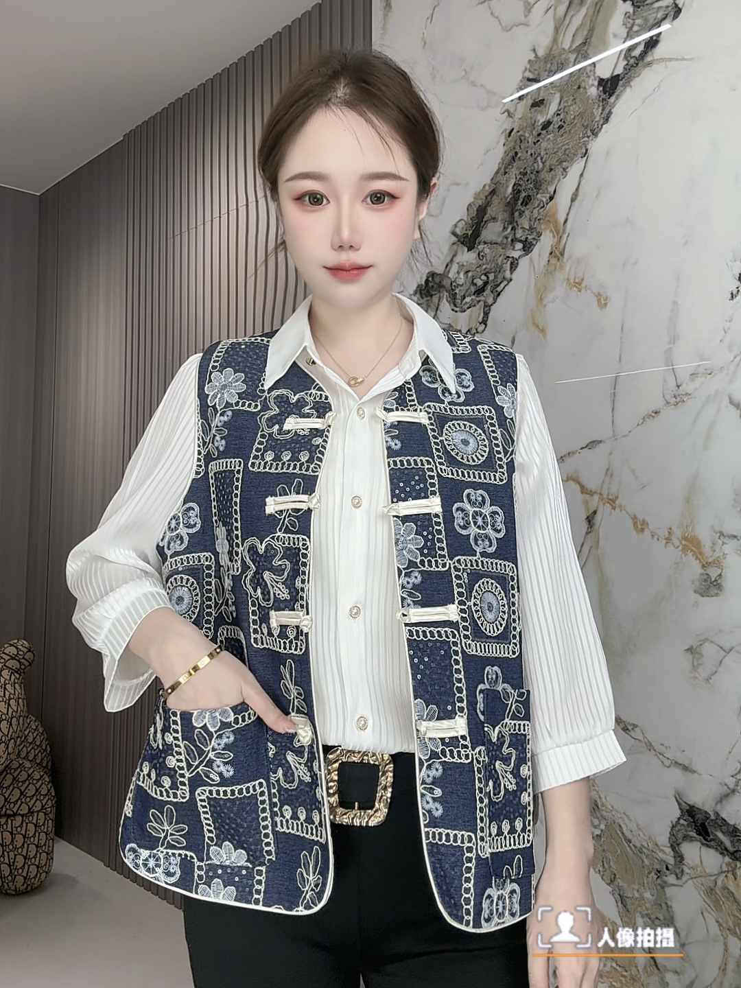 马甲新中式国风刺绣亮片穿搭女春季2025新款高级感坎肩牛仔上衣潮