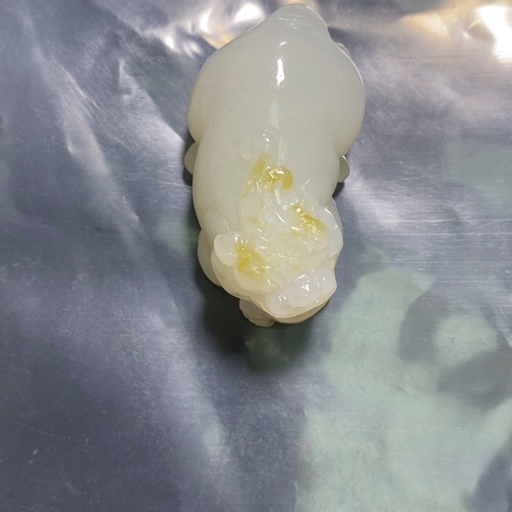 和田玉未镶嵌把件