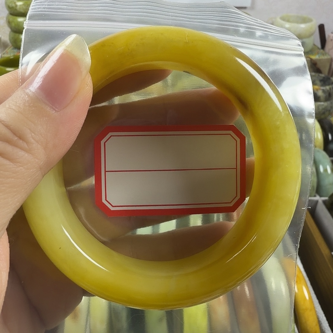 筱****蛇纹石玉未镶嵌手镯