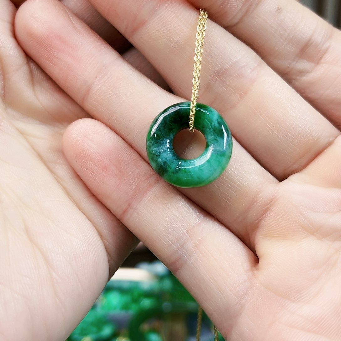 翡翠颈饰未镶嵌吊坠多样性