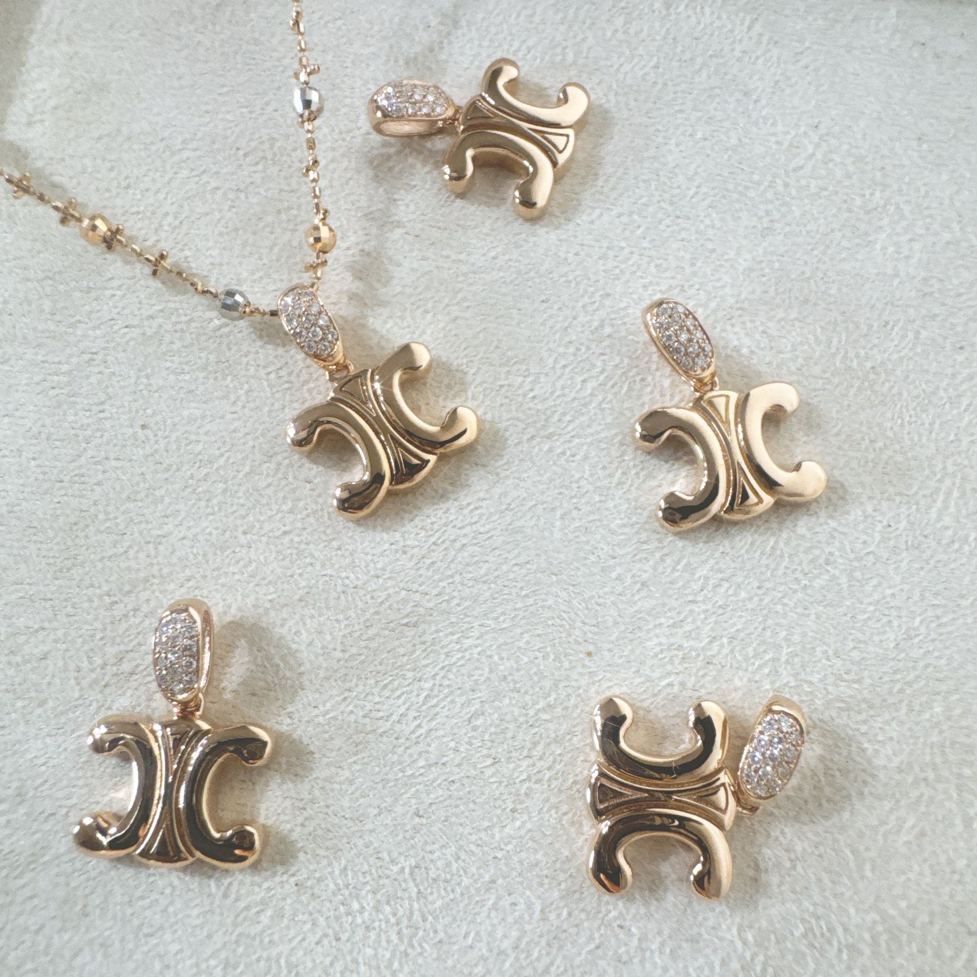 18K金双C时尚吊坠-不含链-多样性发货一件