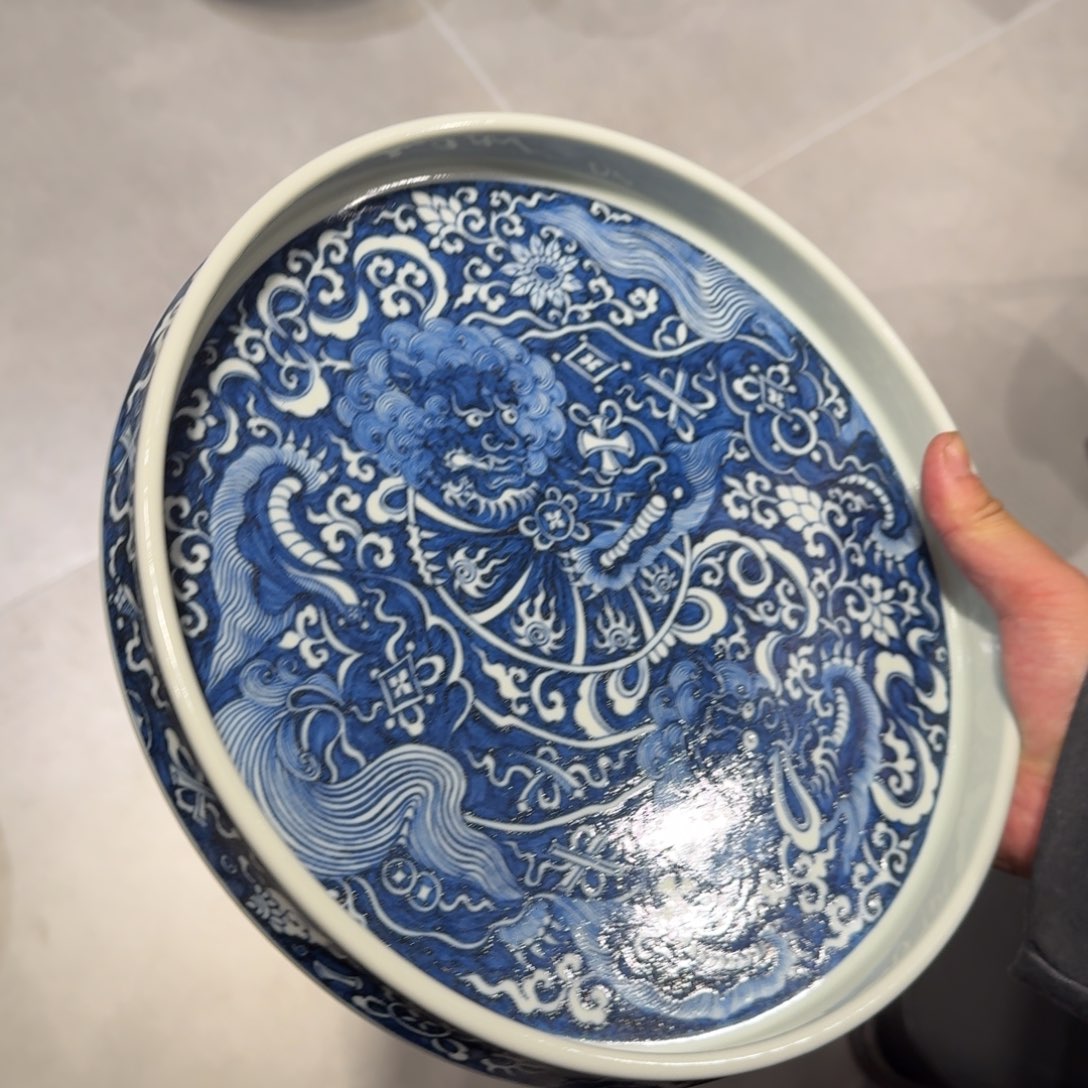 瓷片狮子大盘子手绘