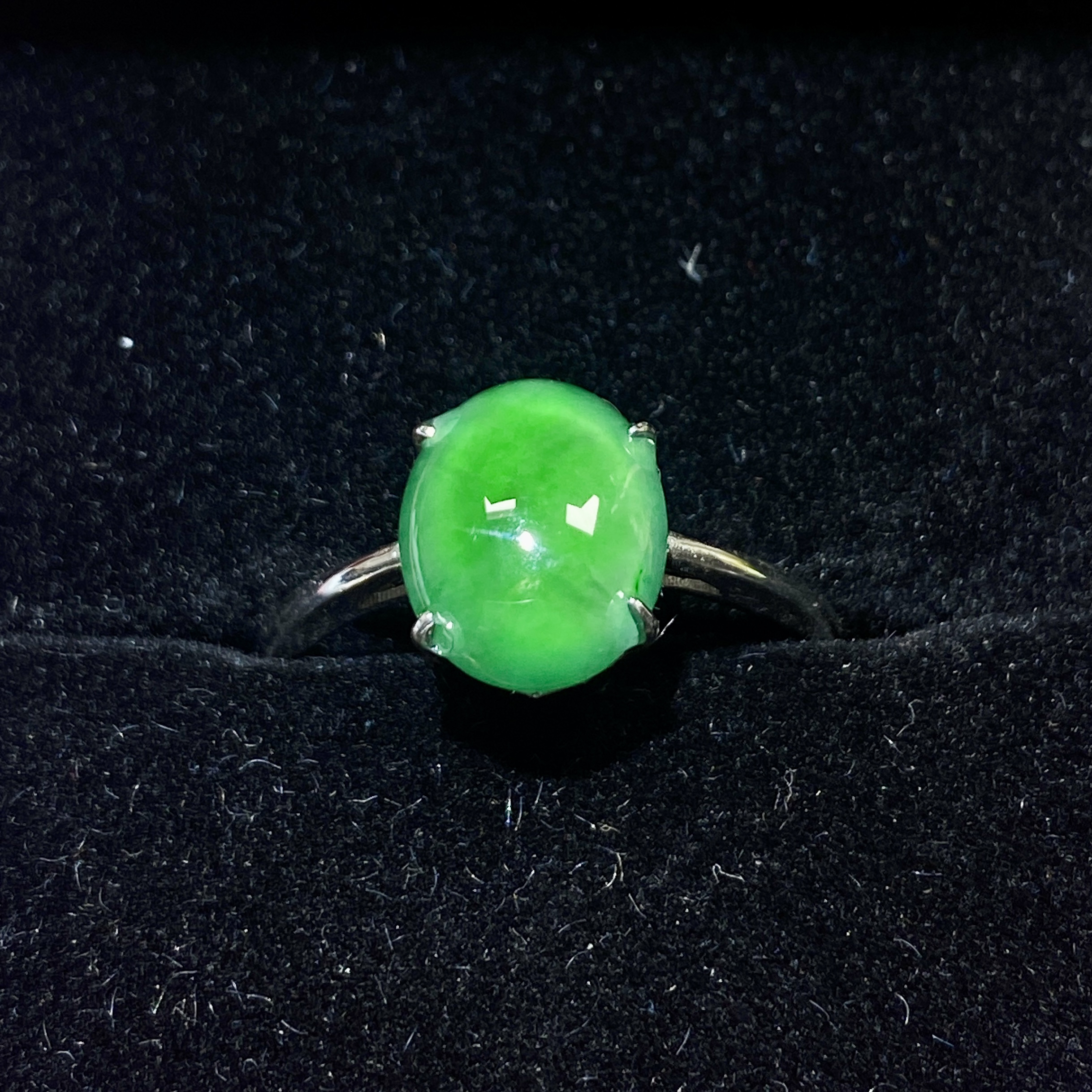 天然翡翠A货冰种阳绿蛋面银镶戒指轻奢百搭