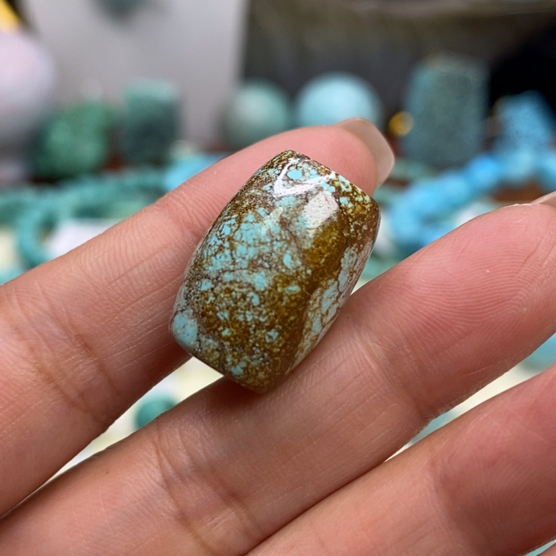 绿松石未镶嵌珠宝奇石13.5×19.3