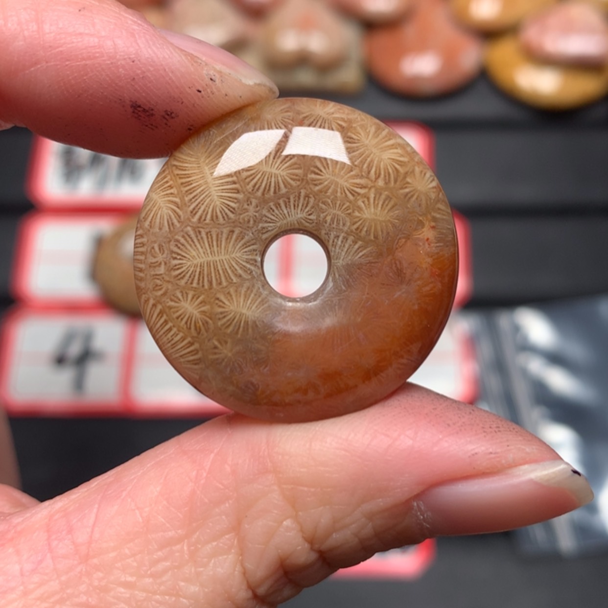 【闪购商品】硅化玉颈饰未镶嵌摇*～