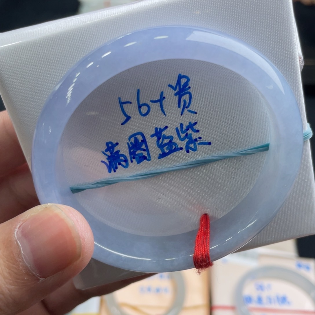 翡翠手镯未镶嵌翡翠手镯