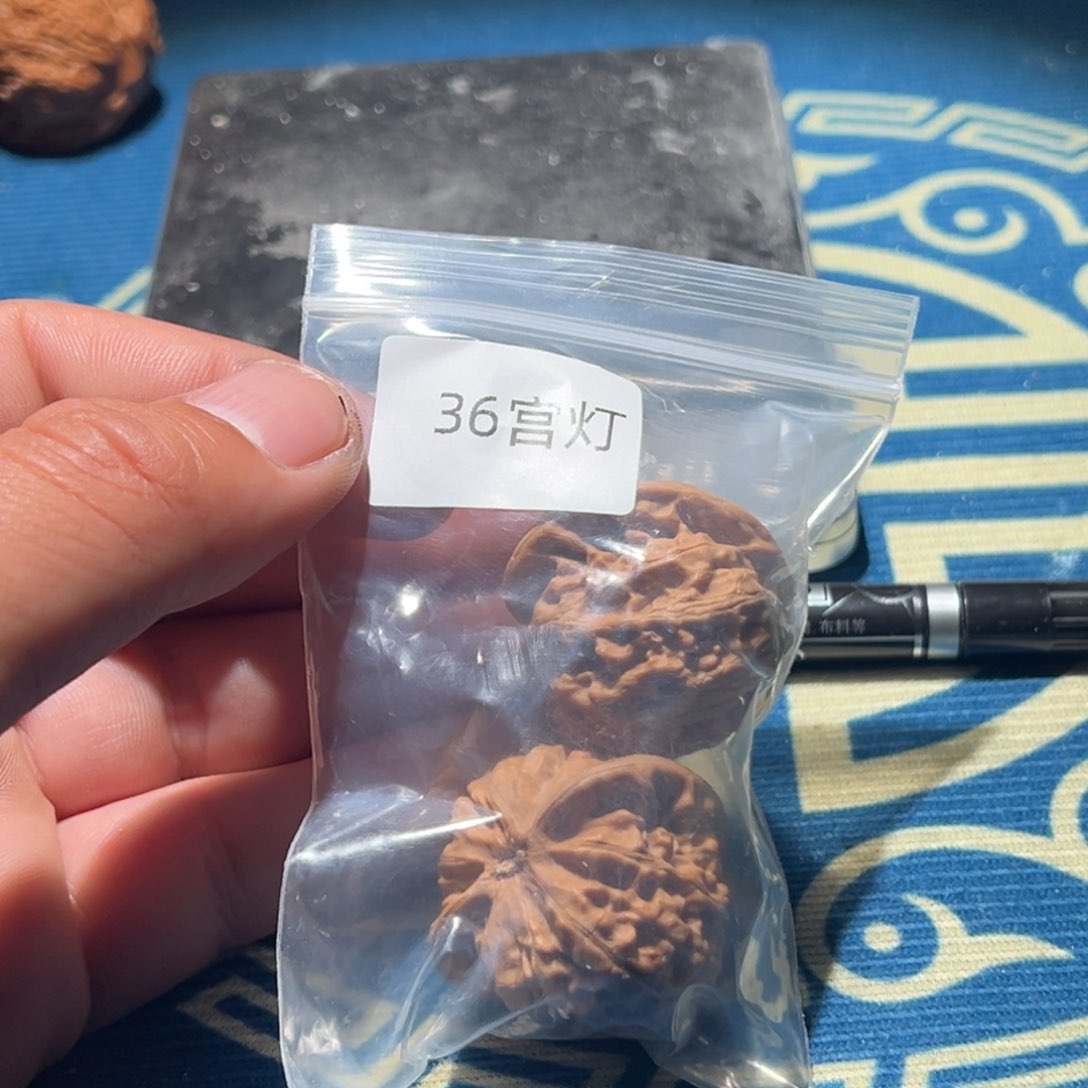 文玩核桃吊坠宫灯