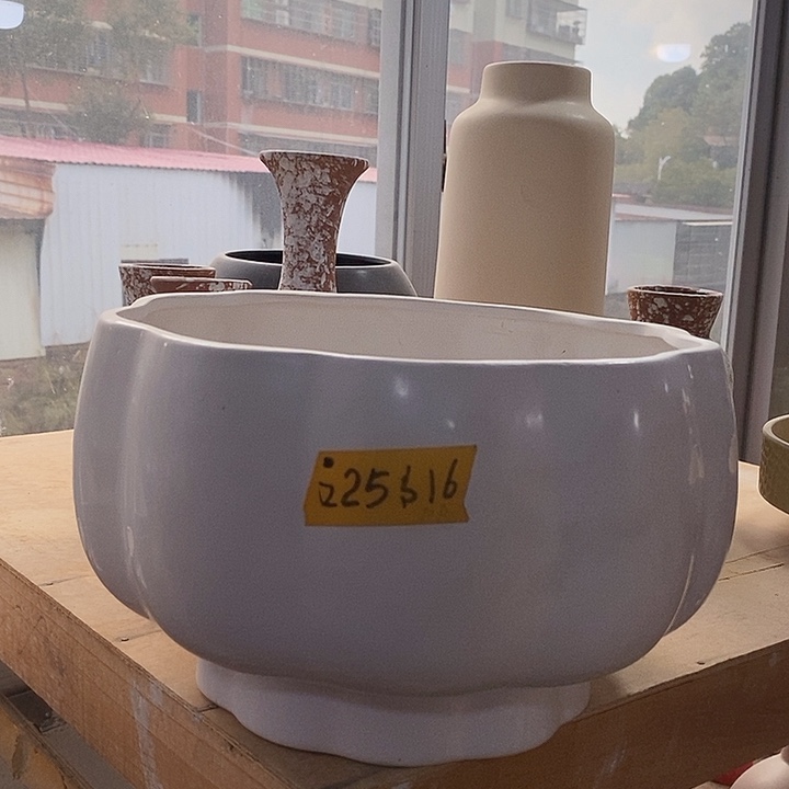 摆件陶陶盆有孔 瑕疵介意勿拍