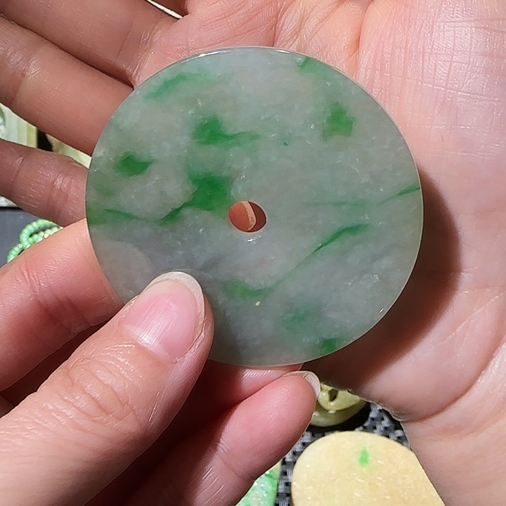 翡翠未镶嵌颈饰翡翠吊坠
