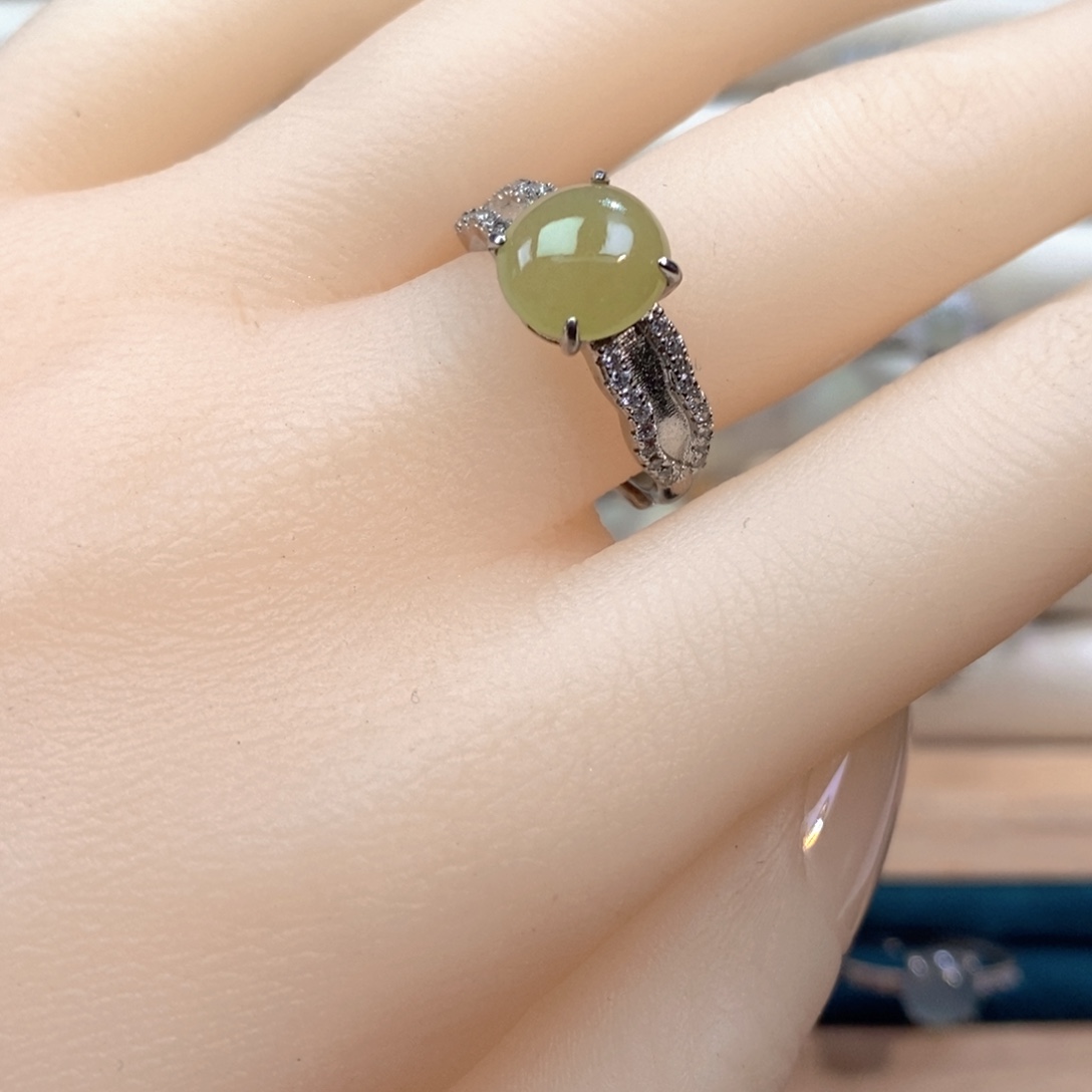 如***翡翠未镶嵌戒指翡翠