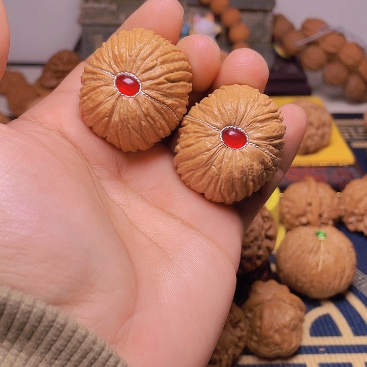 文玩核桃吊坠39猴头元宝镶底镶银线