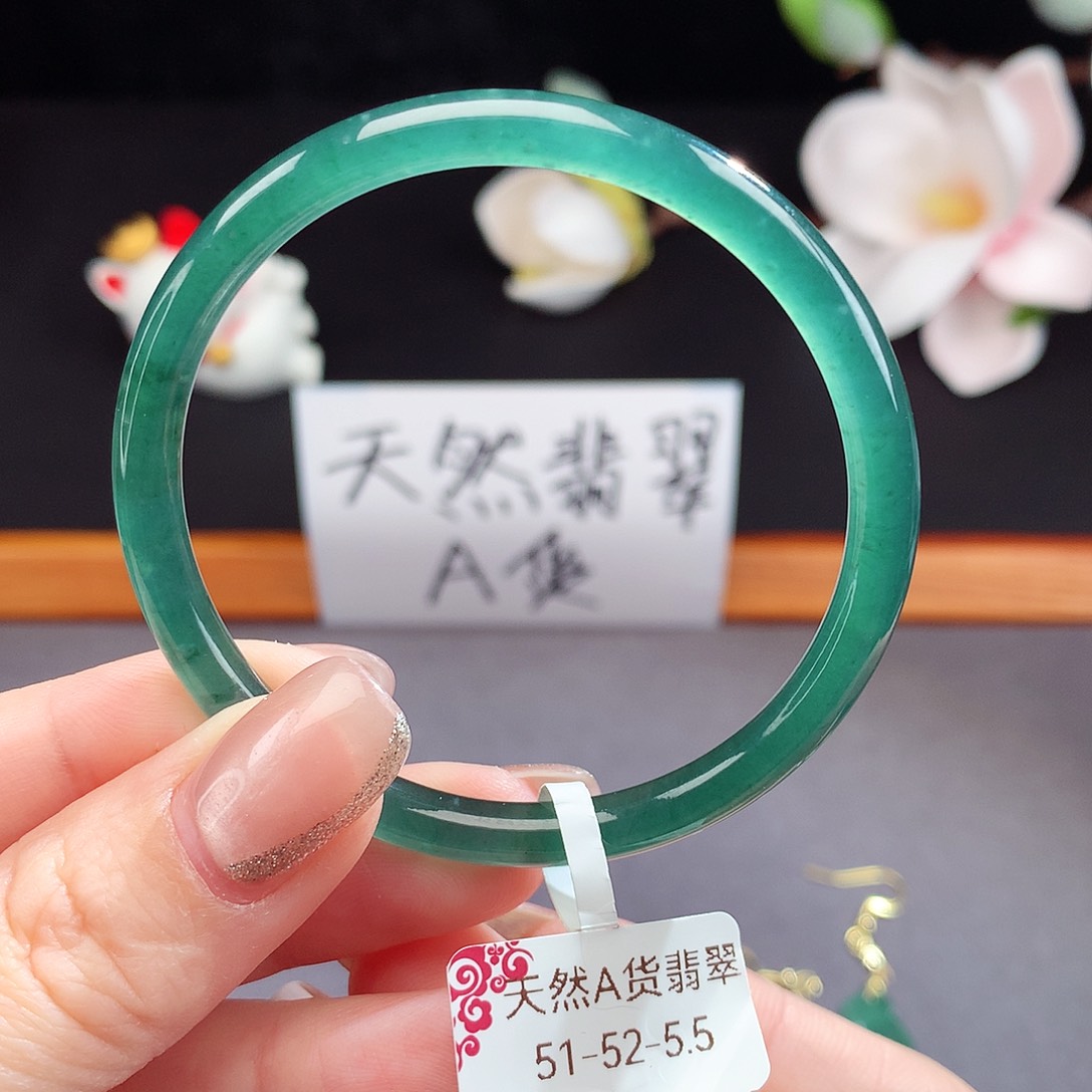 翡翠手镯（圆镯）未镶嵌