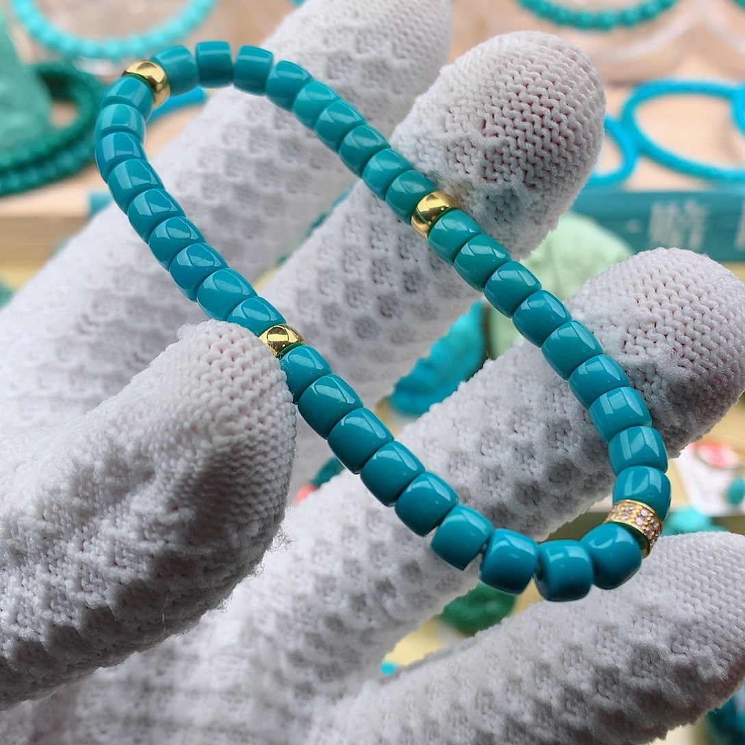 绿松石颈饰未镶嵌