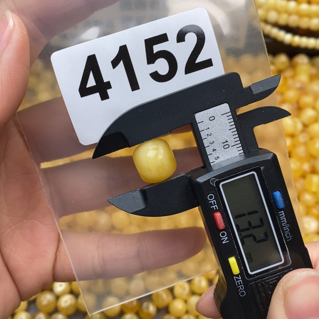 蜜蜡珠宝奇石未镶嵌