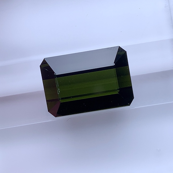 碧玺未镶嵌珠宝半成品12.8克拉