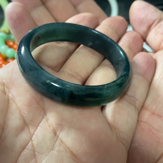 玲***W翡翠未镶嵌手镯圈50.7