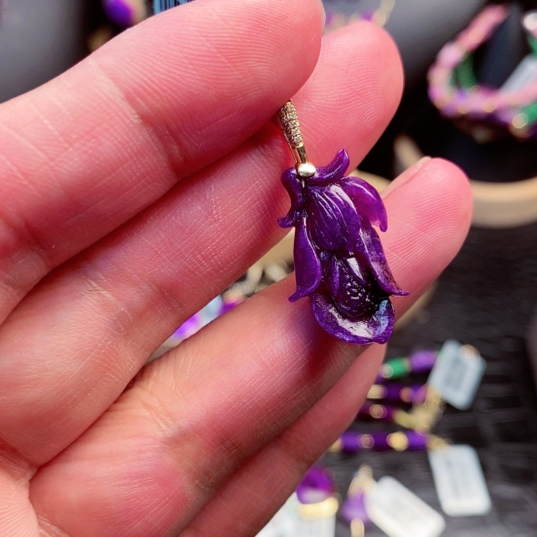 苏纪石（舒俱来）吊坠18K金镶嵌