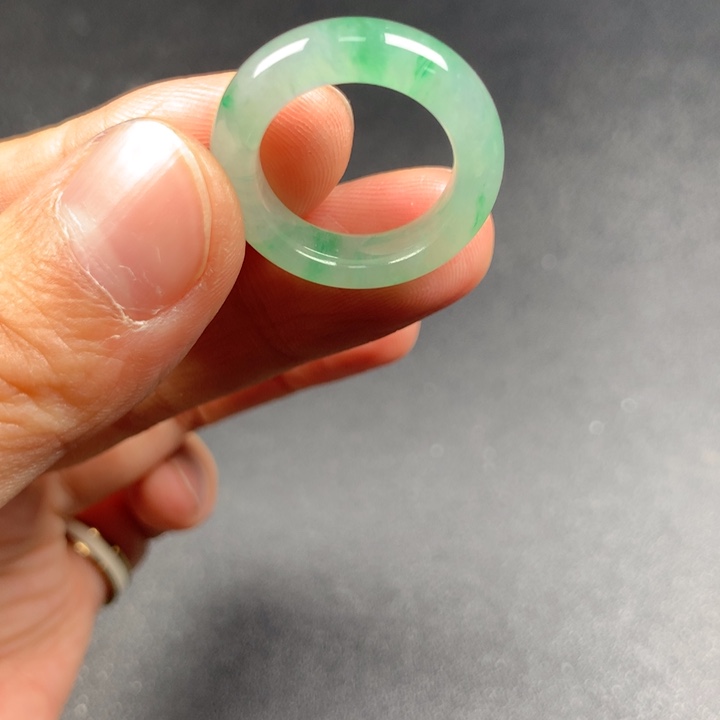 翡翠戒指未镶嵌惊喜