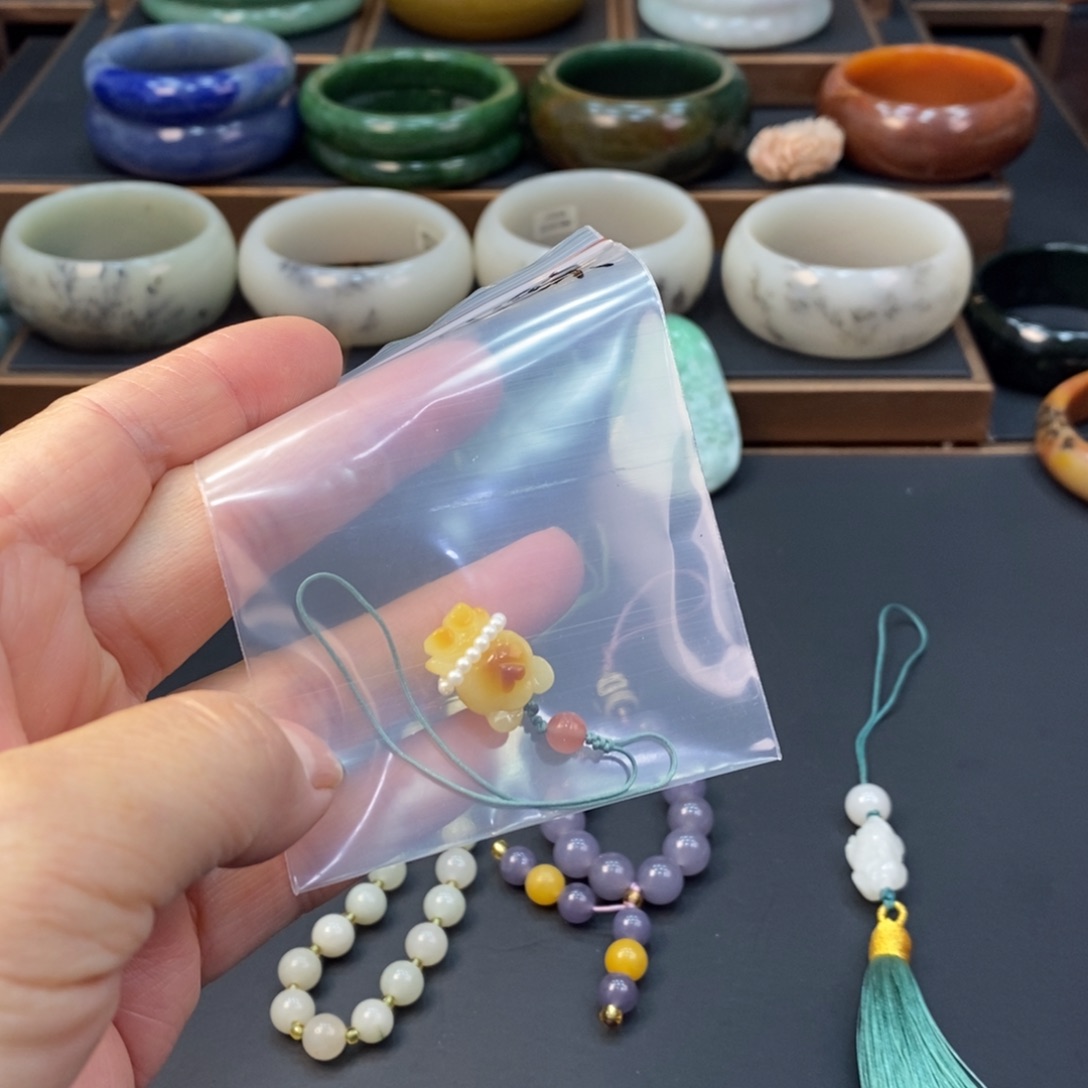 海***意蜜蜡未镶嵌裸石吊坠