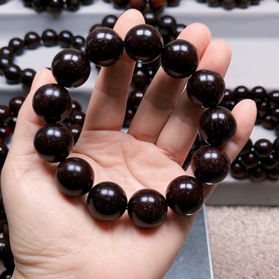 檀香紫檀（小叶紫檀）淡****伤1.8满