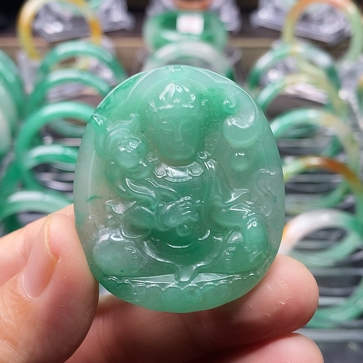 石英质玉颈饰未镶嵌