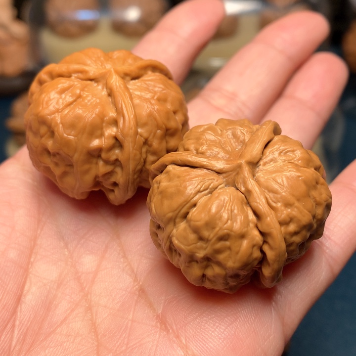 文玩核桃把件青蛙三棱