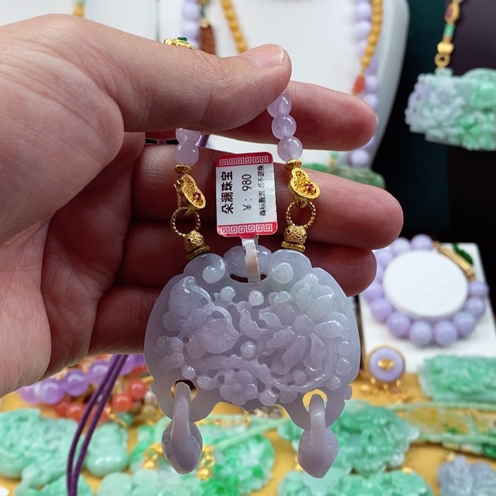 翡翠颈饰未镶嵌翡翠吊坠挂件