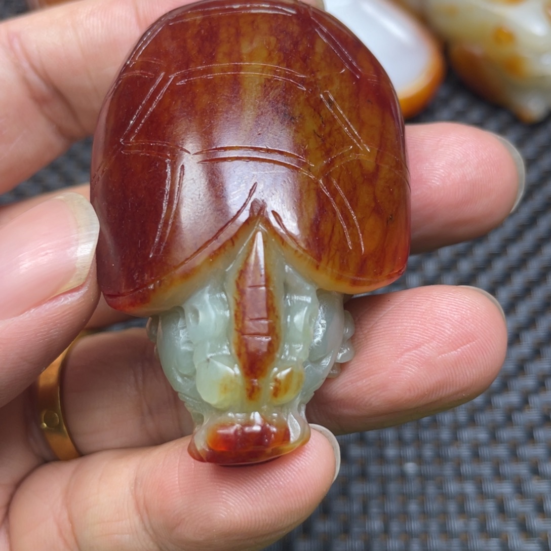 知***乐和田玉未镶嵌颈饰