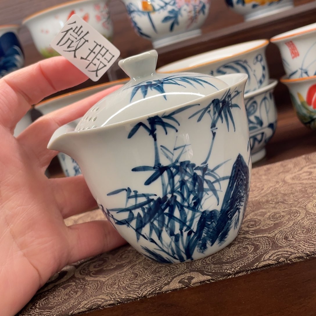 釉下手绘茶具微瑕