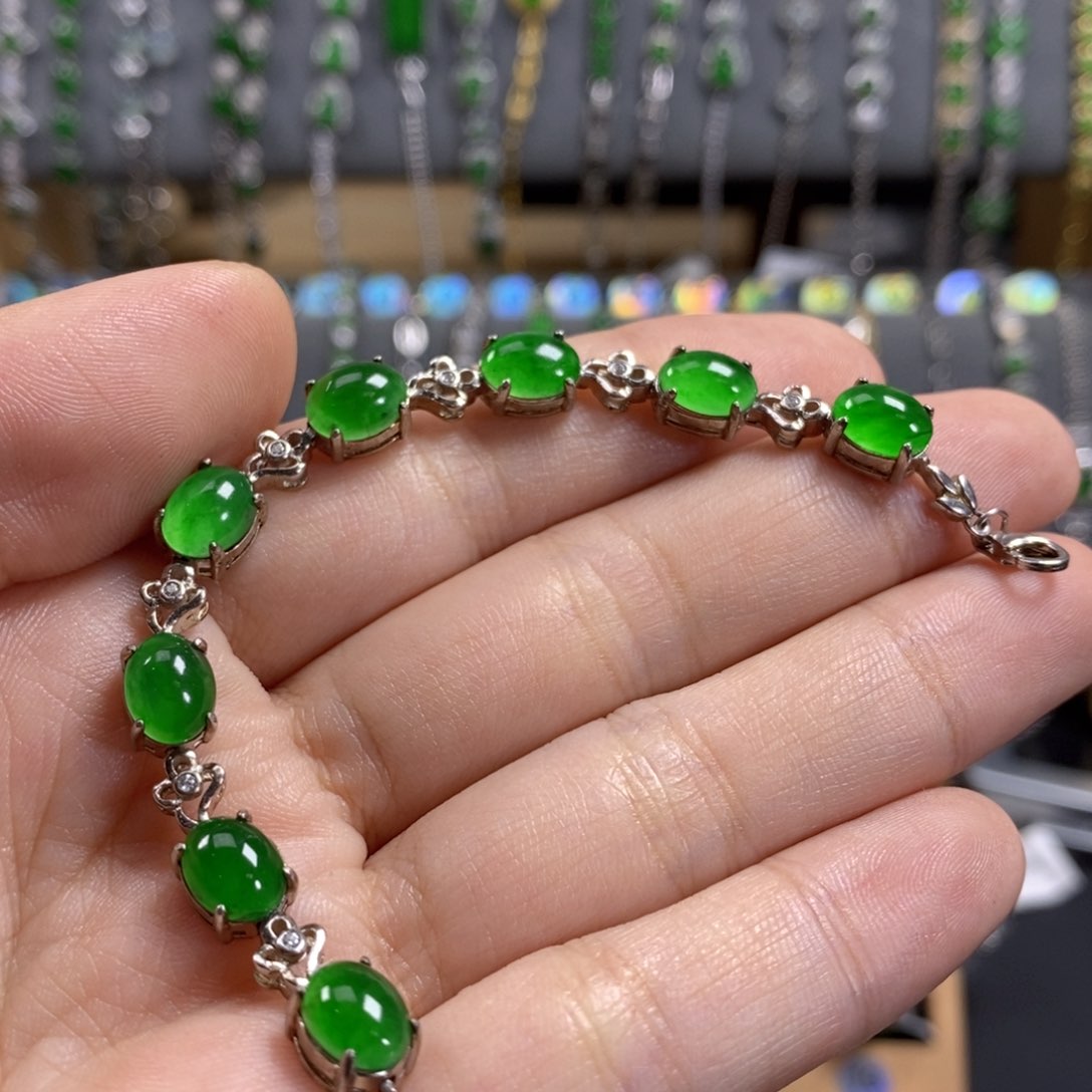 颈饰银S925镶嵌翡翠小*