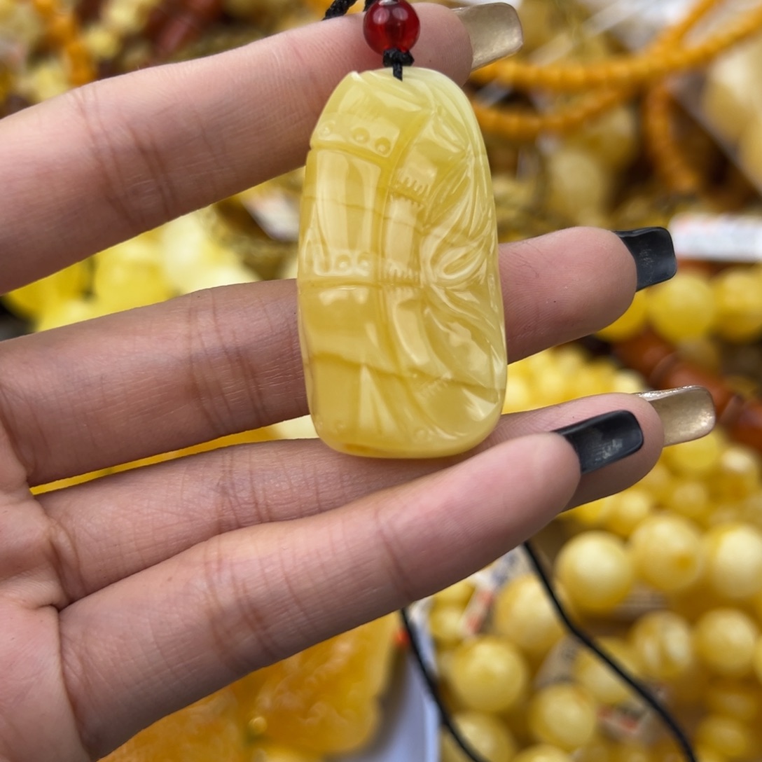 琥珀珠宝奇石未镶嵌