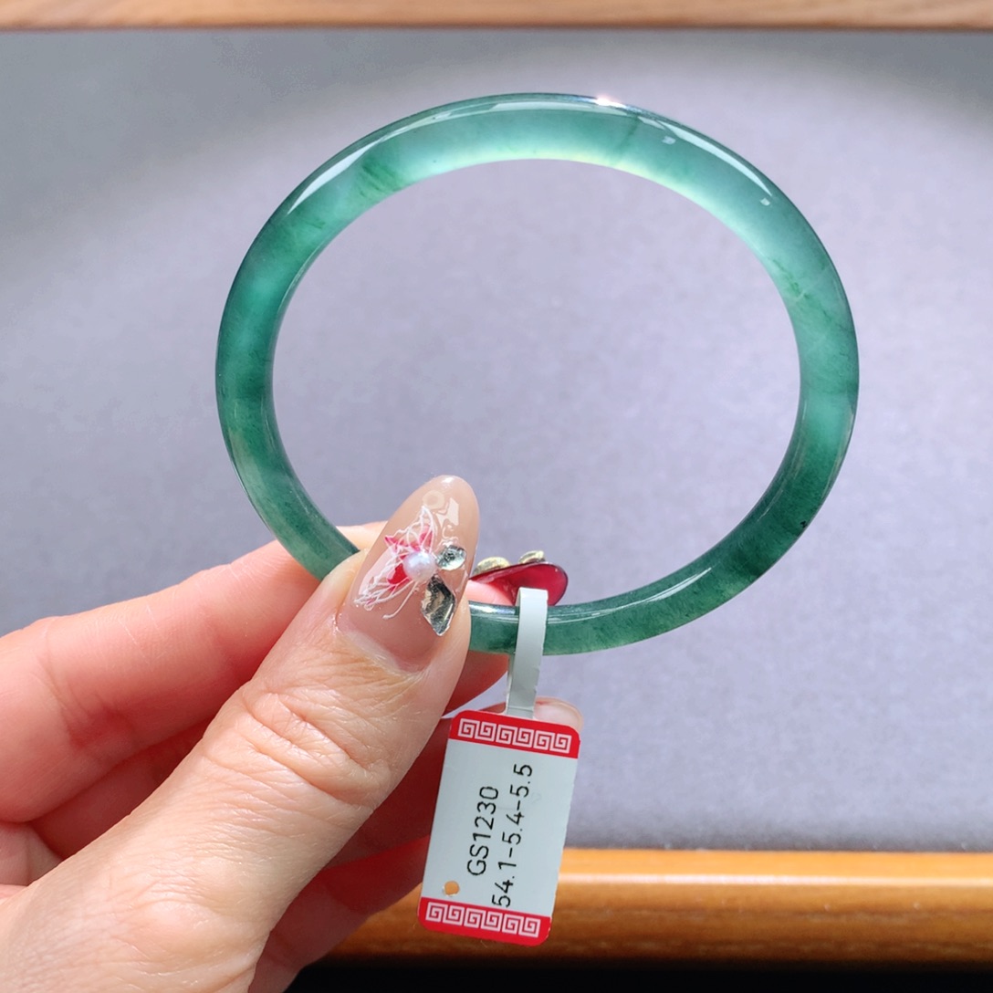 翡翠手镯未镶嵌天然翡翠手镯叮当镯