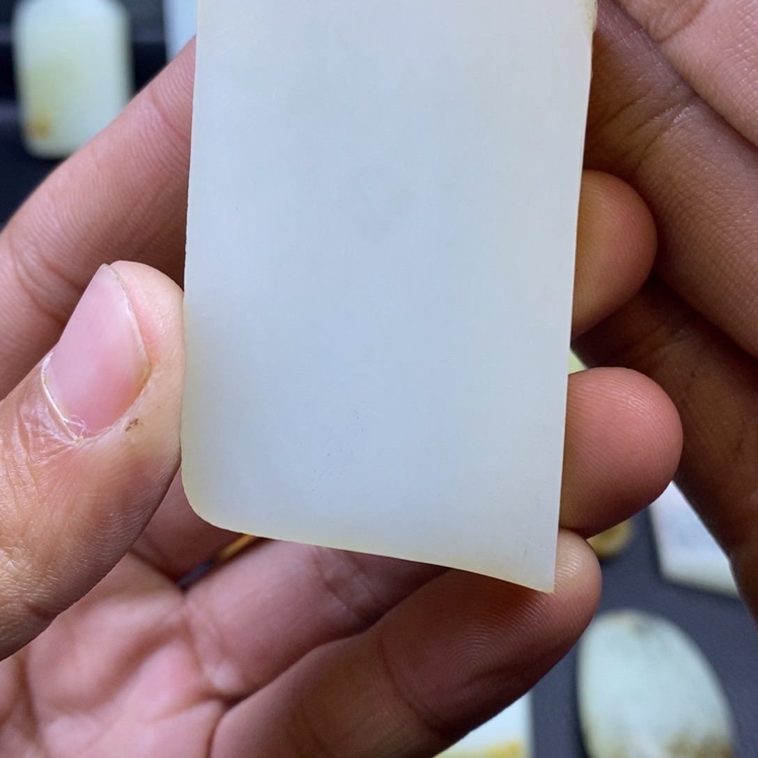 未镶嵌吊坠定制和田玉路**间