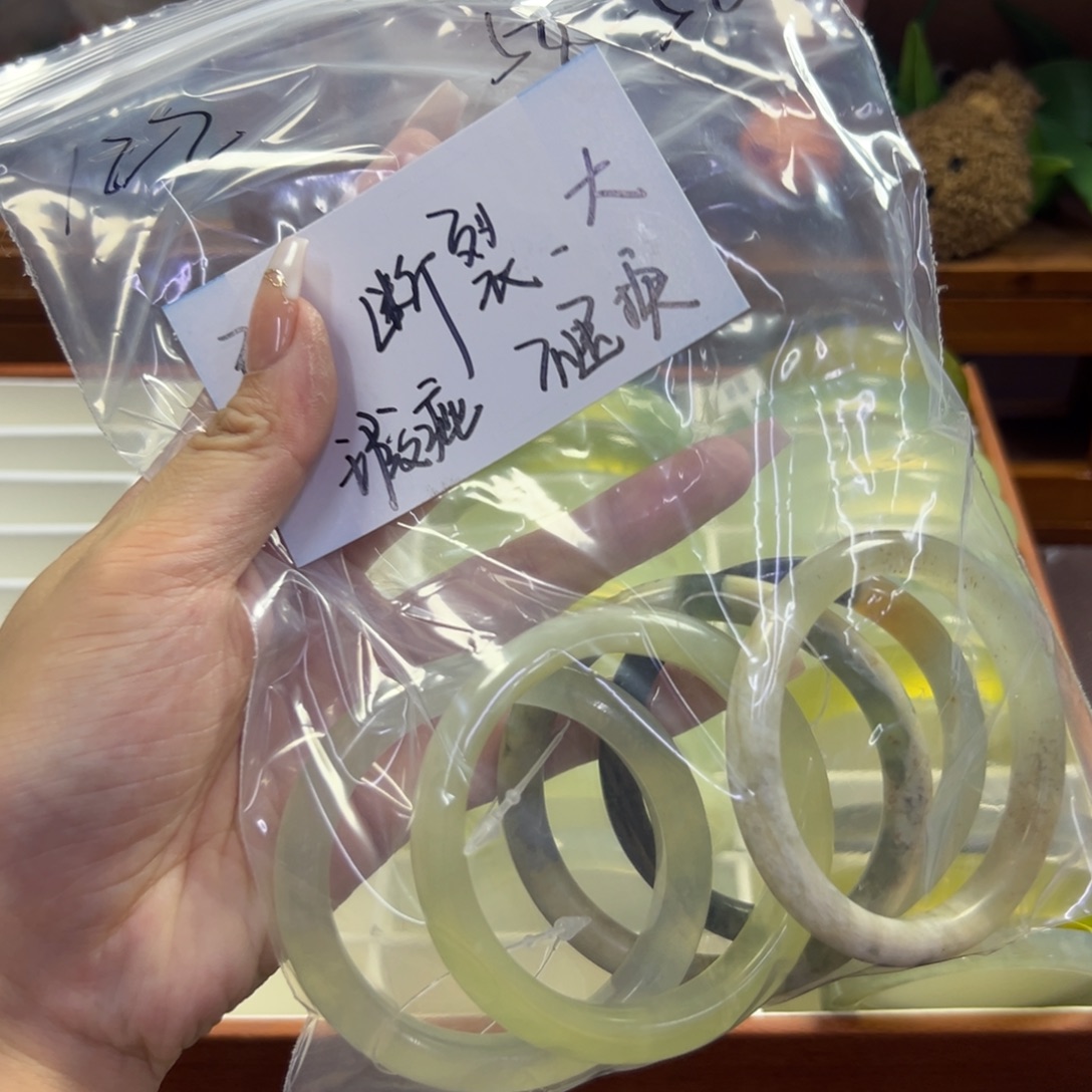 未镶嵌蛇纹石玉手镯202