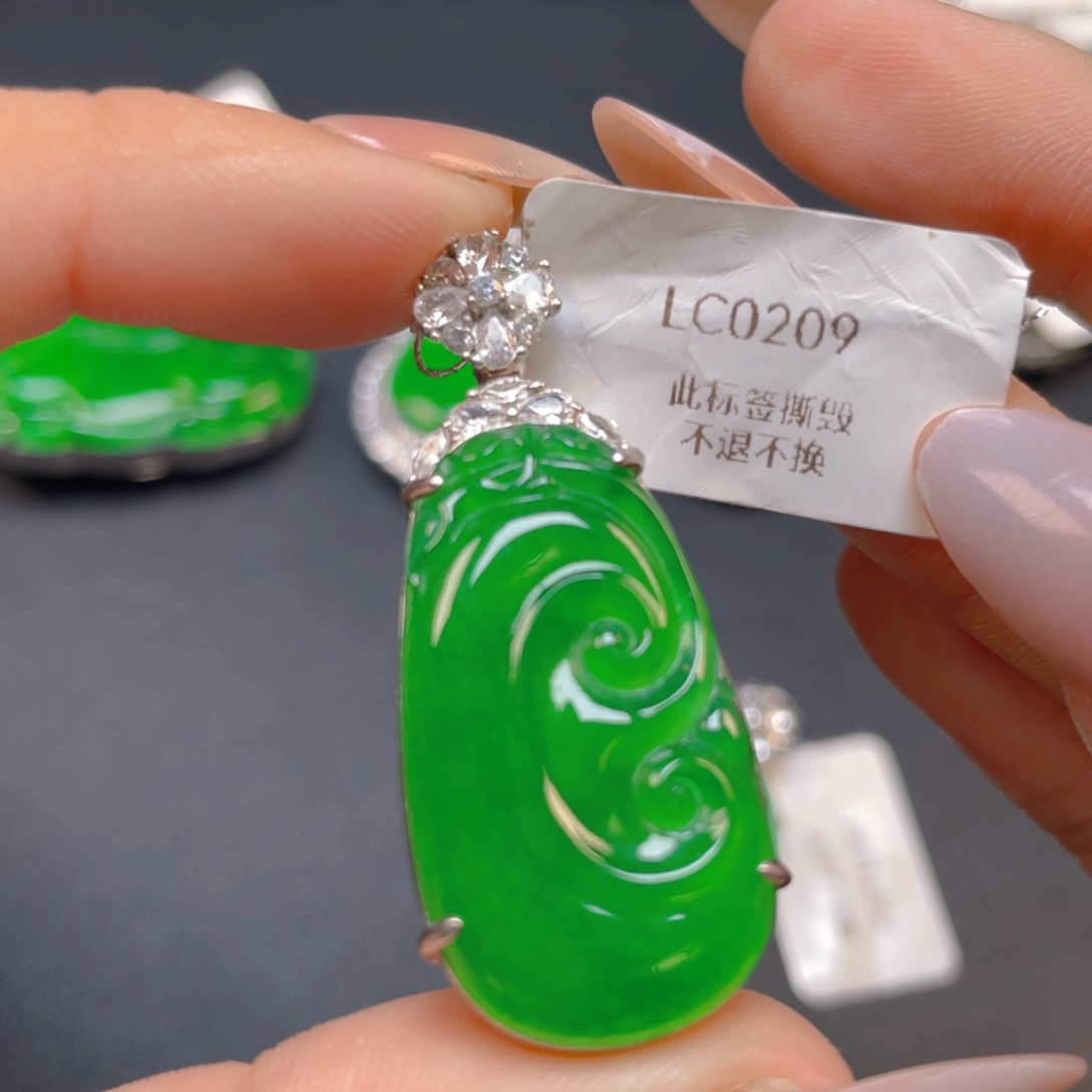 【闪购商品】颈饰银S925镶嵌翡翠翡翠