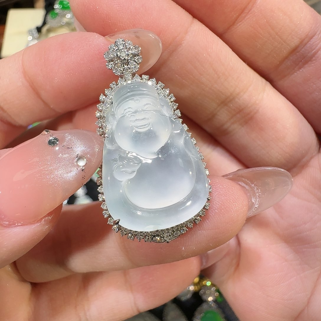 【闪购商品】颈饰18K金镶嵌翡翠